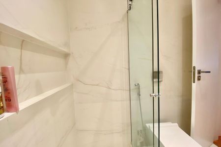 Apartamento para alugar com 110m², 3 quartos e sem vagaBanheiro 