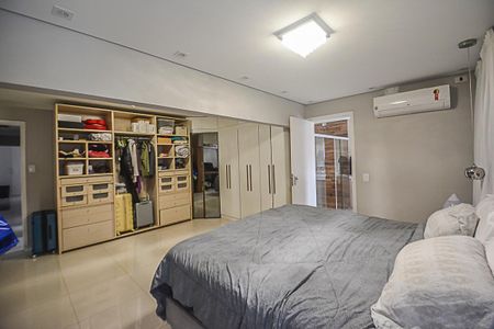 Casa à venda com 222m², 3 quartos e 3 vagasQuarto Suíte
