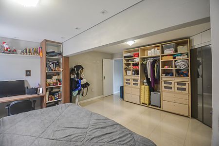 Casa à venda com 222m², 3 quartos e 3 vagasQuarto Suíte