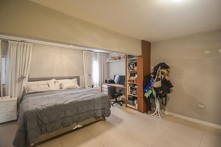 Casa à venda com 222m², 3 quartos e 3 vagasQuarto Suíte