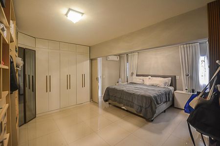 Casa à venda com 222m², 3 quartos e 3 vagasQuarto Suíte