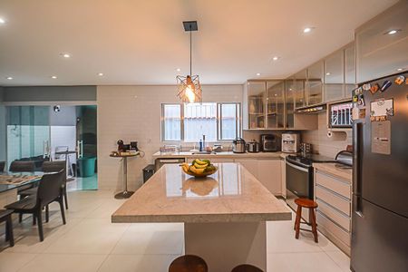 Casa à venda com 222m², 3 quartos e 3 vagasCozinha