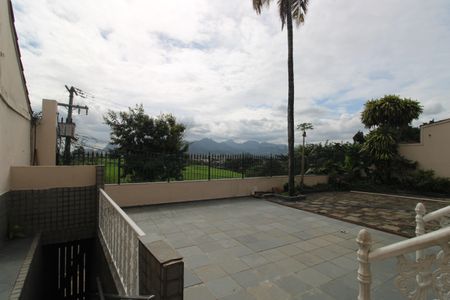 Casa de condomínio para alugar com 517m², 4 quartos e 4 vagasQuintal