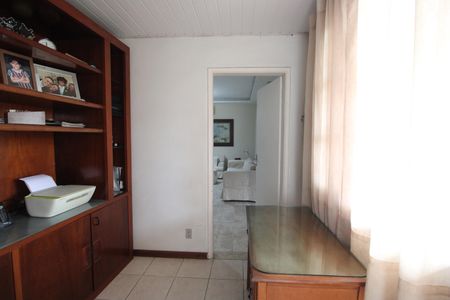 Casa de condomínio para alugar com 517m², 4 quartos e 4 vagasEscritório