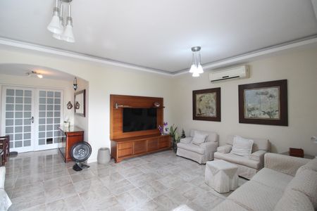 Sala de casa de condomínio para alugar com 4 quartos, 517m² em Anil, Rio de Janeiro