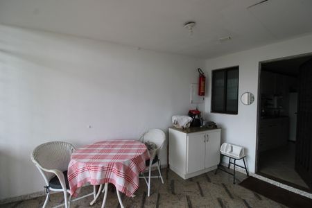 Casa de condomínio para alugar com 517m², 4 quartos e 4 vagasCozinha - Varanda