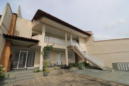 Casa de condomínio para alugar com 517m², 4 quartos e 4 vagasFrente da casa