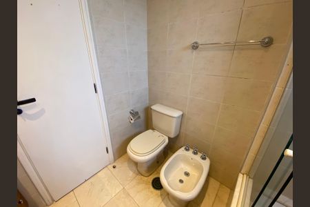 Apartamento para alugar com 140m², 2 quartos e 3 vagasBanheiro da Suíte 2