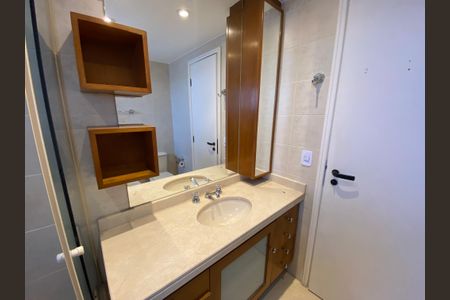 Apartamento para alugar com 140m², 2 quartos e 3 vagasBanheiro da Suíte 2