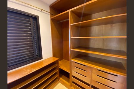 Apartamento para alugar com 140m², 2 quartos e 3 vagasCloset da Suíte 2