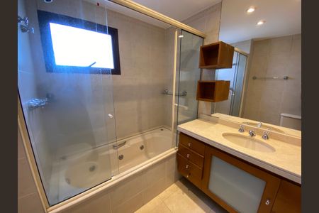 Apartamento para alugar com 140m², 2 quartos e 3 vagasBanheiro da Suíte 2