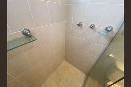 Apartamento para alugar com 140m², 2 quartos e 3 vagasBanheiro da Suíte 2