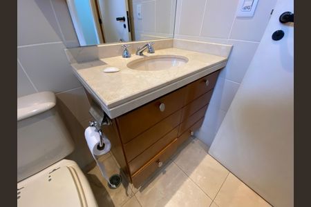 Apartamento para alugar com 140m², 2 quartos e 3 vagasBanheiro da Suíte 2