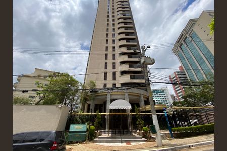 Apartamento para alugar com 140m², 2 quartos e 3 vagasFachada
