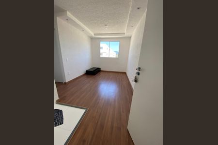 Sala de apartamento para alugar com 2 quartos, 65m² em Taquara, Rio de Janeiro