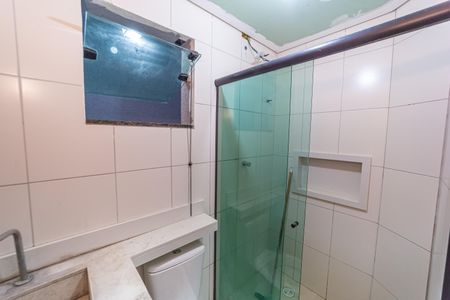 Banheiro de apartamento para alugar com 1 quarto, 40m² em Jardim Maringa, São Paulo