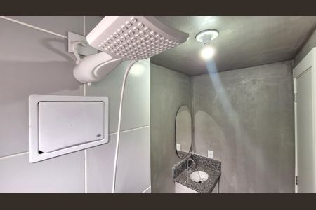 Banheiro de apartamento para alugar com 1 quarto, 24m² em Barra Funda, São Paulo