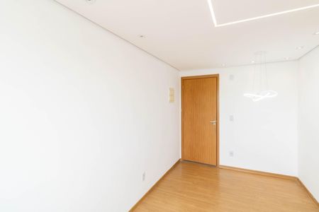 Sala de apartamento para alugar com 2 quartos, 45m² em Inhoaíba, Rio de Janeiro