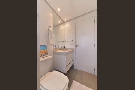 Apartamento à venda com 214m², 4 quartos e 4 vagasBanheiro da Suíte 1