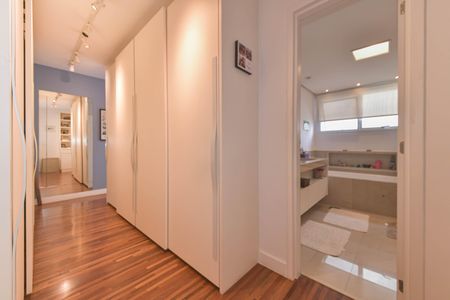 Apartamento à venda com 214m², 4 quartos e 4 vagasSuíte 4