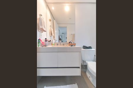 Apartamento à venda com 214m², 4 quartos e 4 vagasBanheiro da Suíte 2