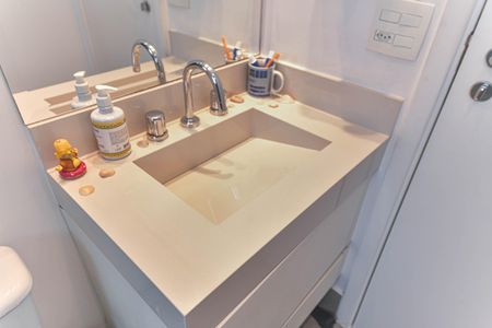 Apartamento à venda com 214m², 4 quartos e 4 vagasBanheiro da Suíte 3