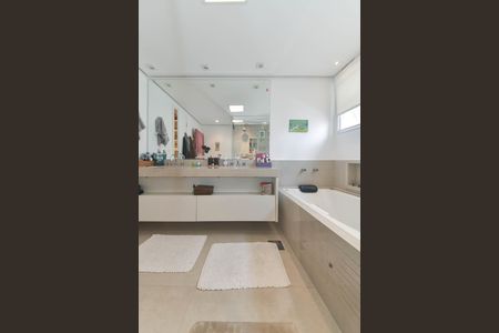 Apartamento à venda com 214m², 4 quartos e 4 vagasBanheiro da Suíte 4