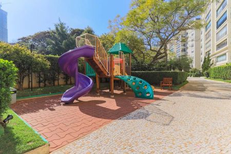 Apartamento à venda com 214m², 4 quartos e 4 vagasÁrea Comum