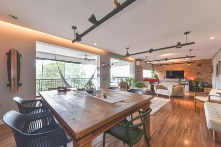 Apartamento à venda com 214m², 4 quartos e 4 vagasSala