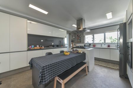 Apartamento à venda com 214m², 4 quartos e 4 vagasCozinha