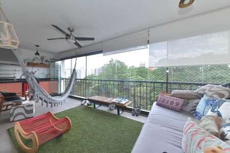 Apartamento à venda com 214m², 4 quartos e 4 vagasVaranda