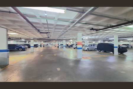 Apartamento à venda com 168m², 4 quartos e 3 vagas Apartamento à venda com 168m², 4 quartos e 3 vagasGaragem