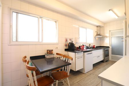 Apartamento à venda com 168m², 4 quartos e 3 vagasCozinha