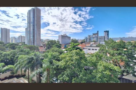 Apartamento à venda com 168m², 4 quartos e 3 vagas Apartamento à venda com 168m², 4 quartos e 3 vagasVaranda