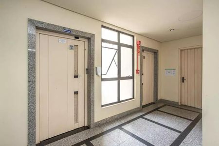 Hall de apartamento para alugar com 2 quartos, 54m² em Glória, Porto Alegre