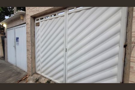 Casa para alugar com 200m², 3 quartos e 1 vaga Casa para alugar com 200m², 3 quartos e 1 vagaFachada