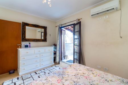 Casa à venda com 230m², 3 quartos e 3 vagas Casa à venda com 230m², 3 quartos e 3 vagasQuarto 1