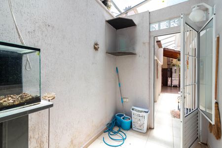 Casa à venda com 230m², 3 quartos e 3 vagas Casa à venda com 230m², 3 quartos e 3 vagasJardim de Inverno