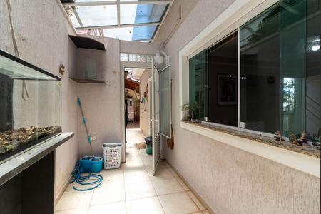 Casa à venda com 230m², 3 quartos e 3 vagas Casa à venda com 230m², 3 quartos e 3 vagasJardim de Inverno