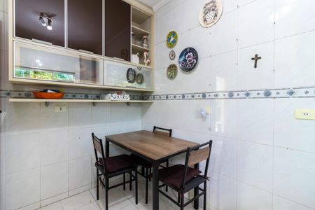 Casa à venda com 230m², 3 quartos e 3 vagas Casa à venda com 230m², 3 quartos e 3 vagasCozinha