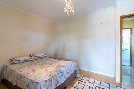 Casa à venda com 230m², 3 quartos e 3 vagas Casa à venda com 230m², 3 quartos e 3 vagasQuarto 1