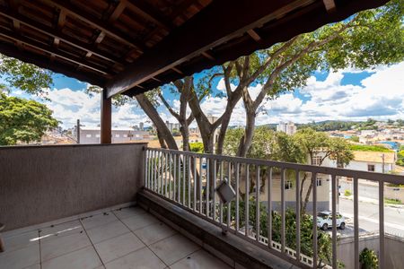 Casa à venda com 230m², 3 quartos e 3 vagas Casa à venda com 230m², 3 quartos e 3 vagasVaranda do Quarto 1