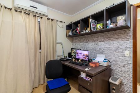 Casa à venda com 230m², 3 quartos e 3 vagas Casa à venda com 230m², 3 quartos e 3 vagasQuarto 2