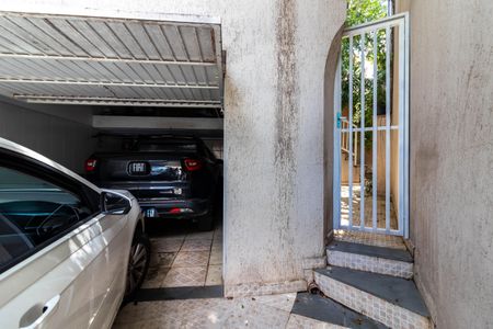 Casa à venda com 230m², 3 quartos e 3 vagas Casa à venda com 230m², 3 quartos e 3 vagasGaragem 1