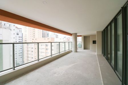 Apartamento para alugar com 205m², 4 quartos e 3 vagas Apartamento para alugar com 205m², 4 quartos e 3 vagasVaranda