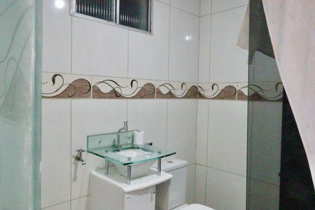 Banheiro  de apartamento para alugar com 1 quarto, 50m² em Dois de Julho, Salvador