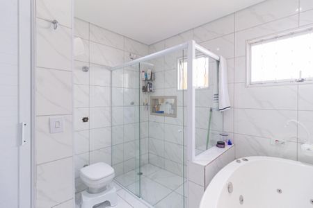 Casa à venda com 180m², 3 quartos e 2 vagas Casa à venda com 180m², 3 quartos e 2 vagasBanheiro da suíte