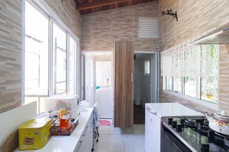 Casa à venda com 180m², 3 quartos e 2 vagas Casa à venda com 180m², 3 quartos e 2 vagasCozinha e área de serviço