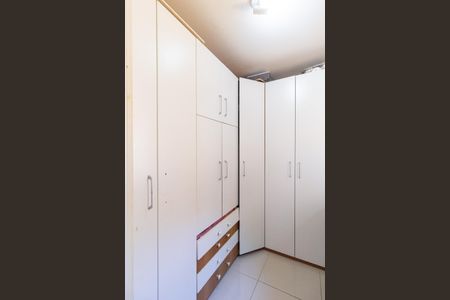 Casa à venda com 3 quartos, 180m² em Quitaúna, Osasco