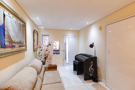 Casa à venda com 180m², 3 quartos e 2 vagas Casa à venda com 180m², 3 quartos e 2 vagasSala